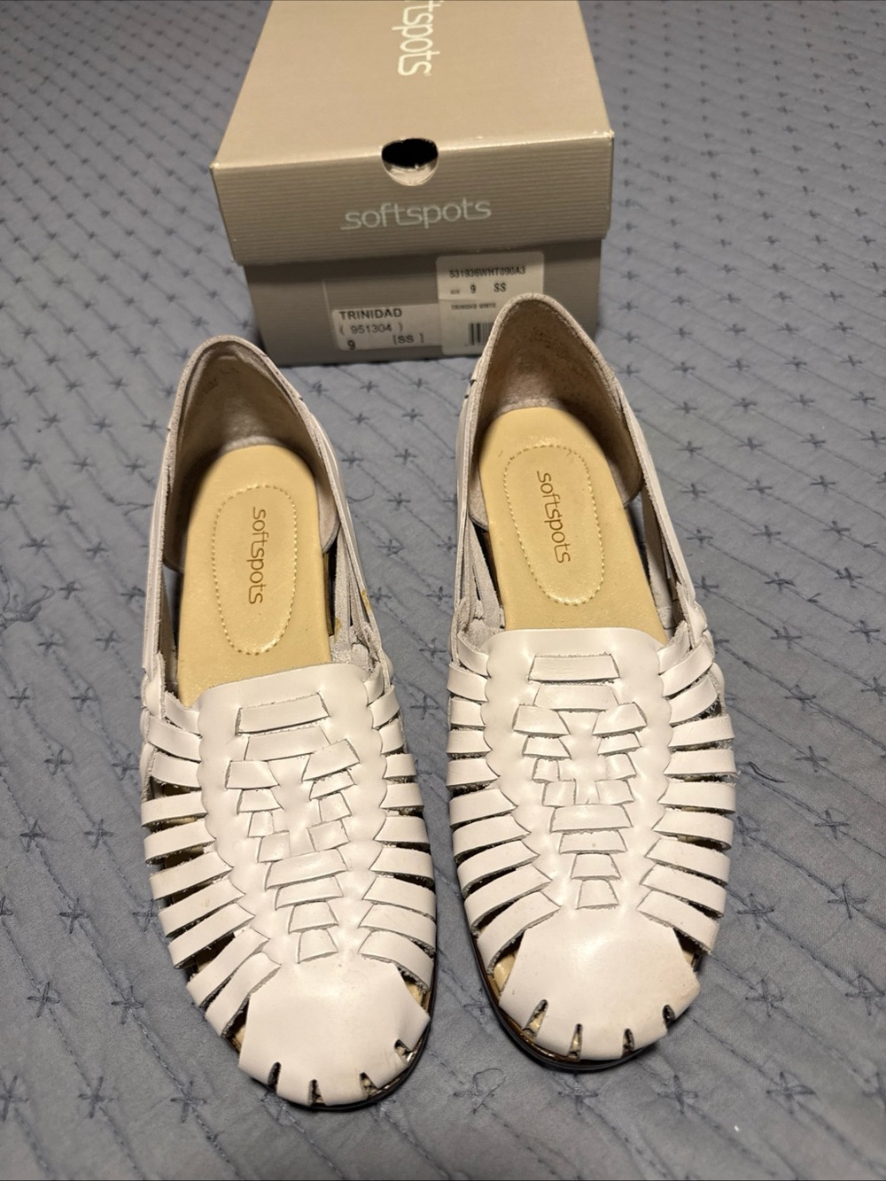 Softspots Women's White Trinidad Huarache Slip-On Flats 9 Slim